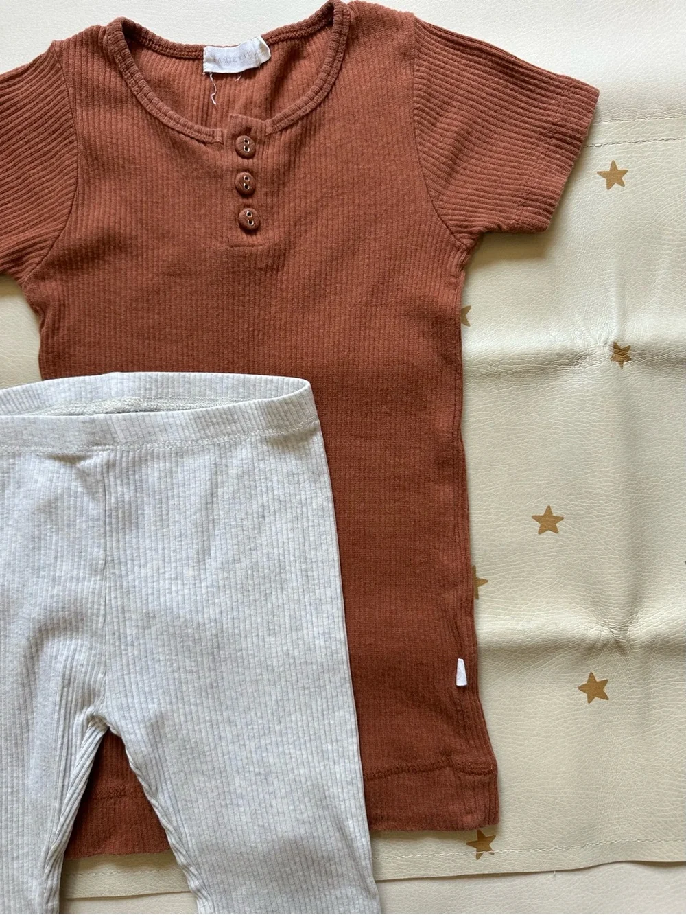 5 fits 4t Jamie Kay Ribbed Short Sleeve Essential Top in Copper & Oatmeal Pants